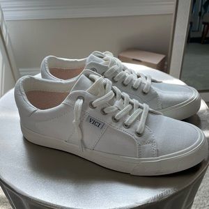 White sneakers, Vici brand